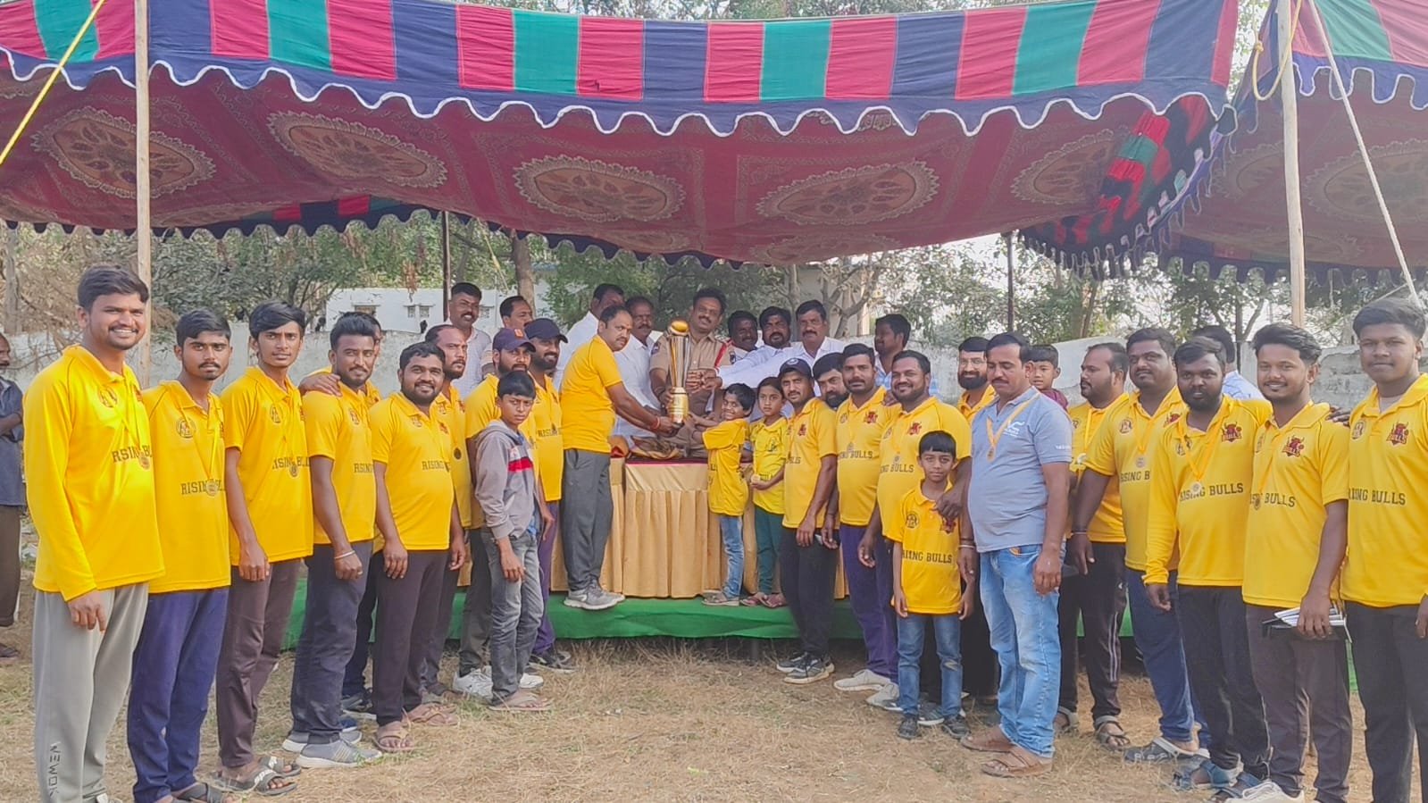 ఎస్‌పీఎల్ సీజన్–5 విజేతగా బుల్స్ జట్టు