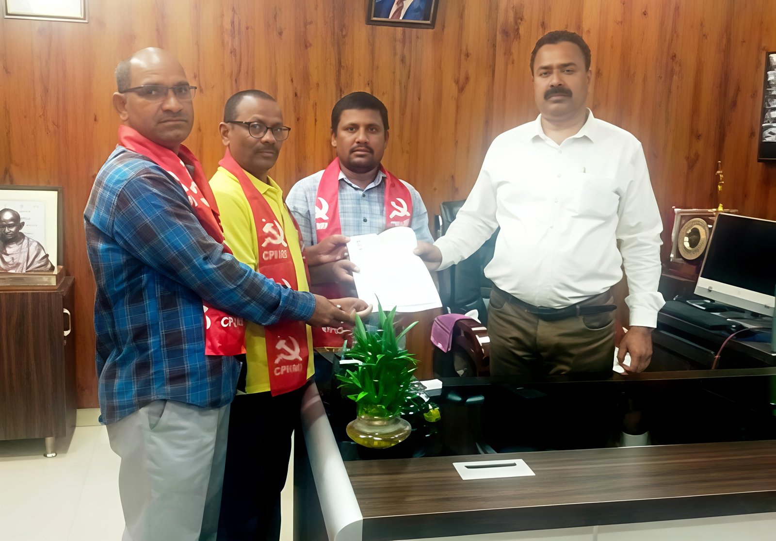 నిజాంపేట్ డబుల్ బెడ్‌రూమ్స్ వద్ద డంపింగ్ యార్డ్ తొలగించాలి: సీపీఎం డిమాండ్