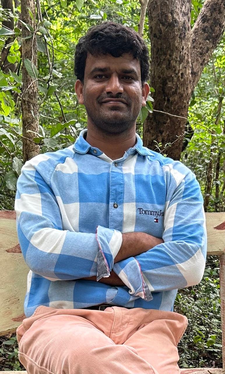 నర్సాపూర్ ప్రభుత్వ డిగ్రీ కళాశాల రసాయన శాస్త్ర అసిస్టెంట్ ప్రొఫెసర్‌ డా. ఎం.డి. ఖాజా ఆరిఫ్ కి, రసాయన శాస్త్రంలో పి.హెచ్.డి. పట్టా