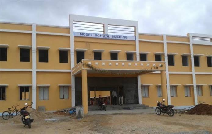 ఇంటర్ ప్రవేశాలకు దరఖాస్తుల ఆహ్వానం లక్కారం ఆదర్శ కళాశాల మోడల్ స్కూల్